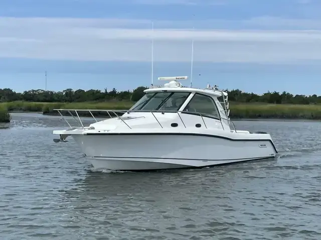 Boston Whaler 345 Conquest