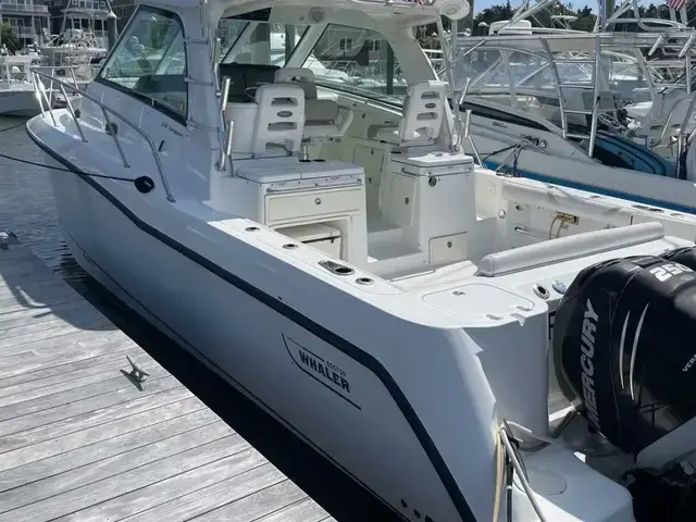 Boston Whaler 345 Conquest