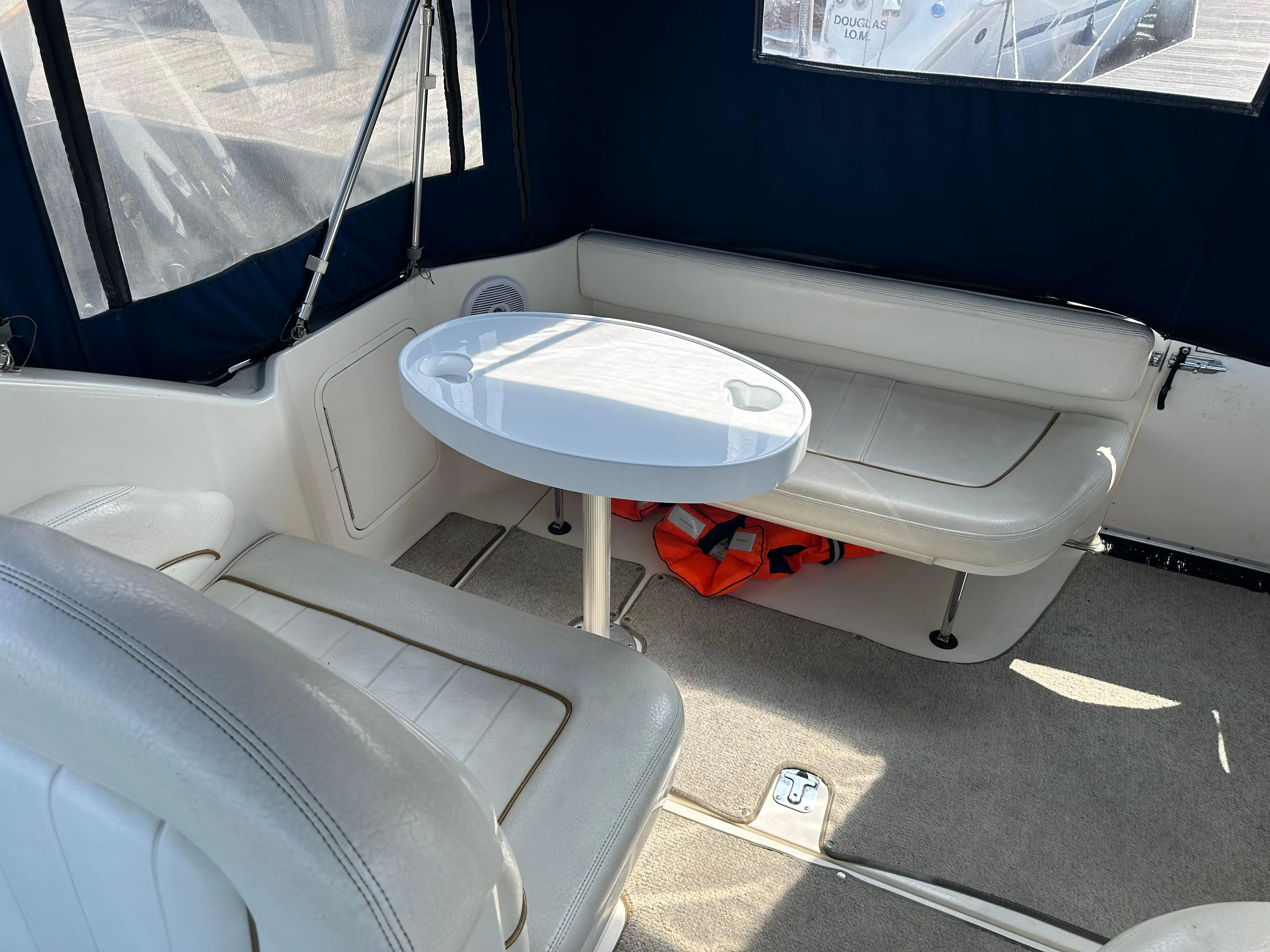 1999 Sea Ray sundancer 270