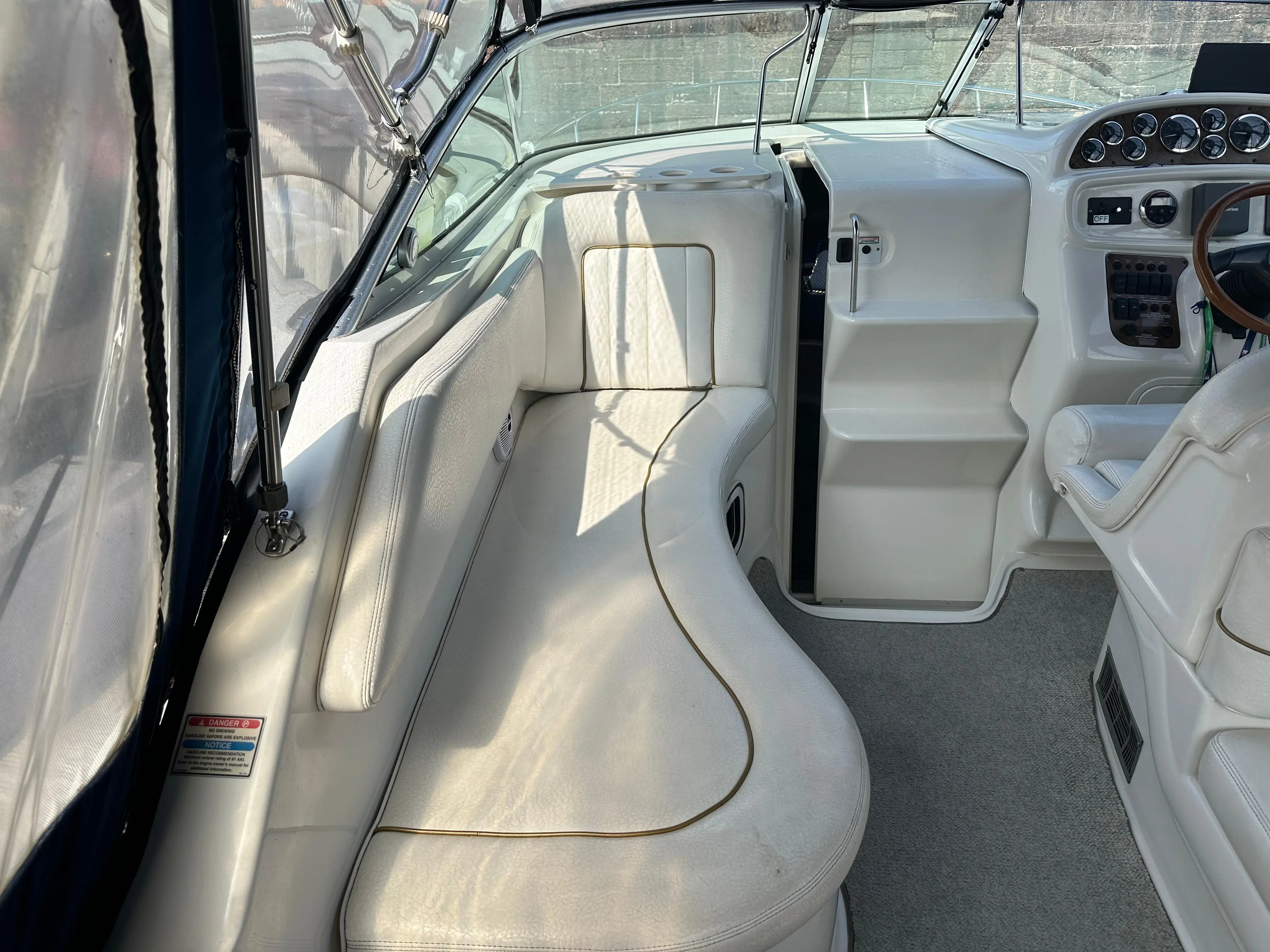 1999 Sea Ray sundancer 270