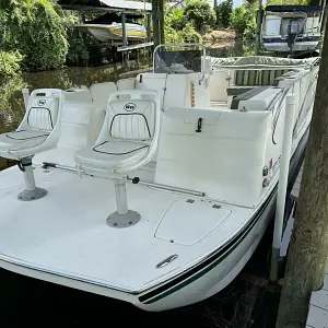 2016 Beachcat Cat Deck Boat