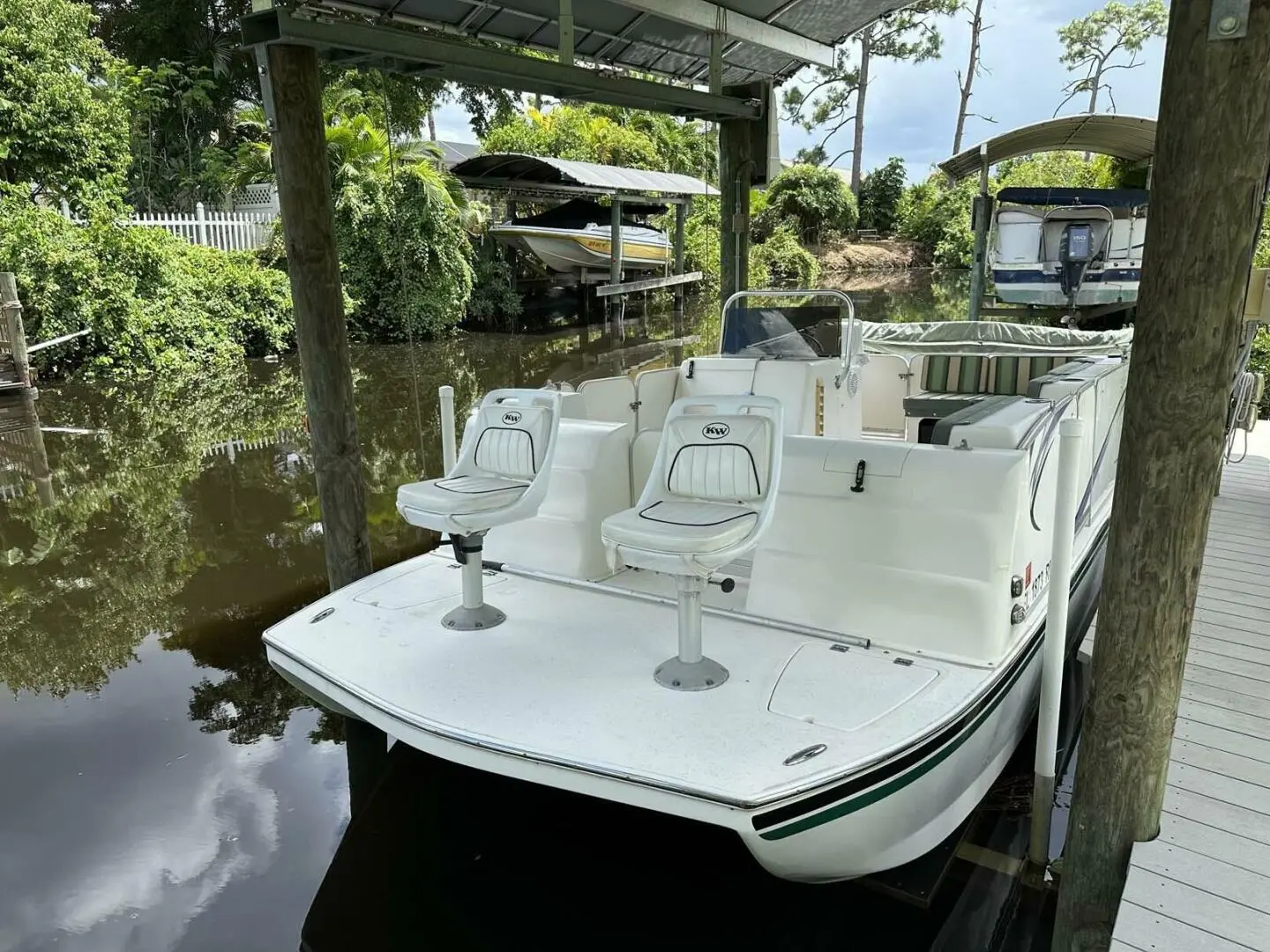 2016 Bimini cat deck boat