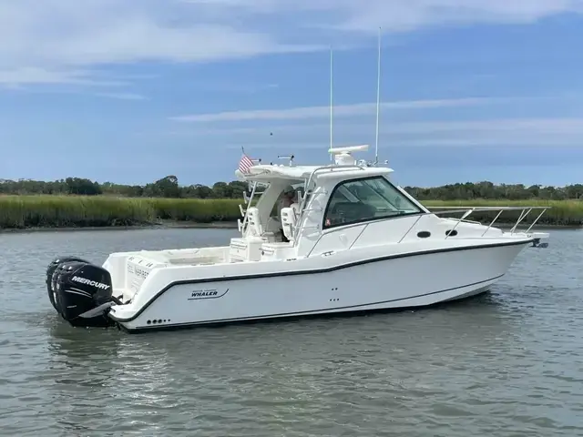 Boston Whaler 345 Conquest