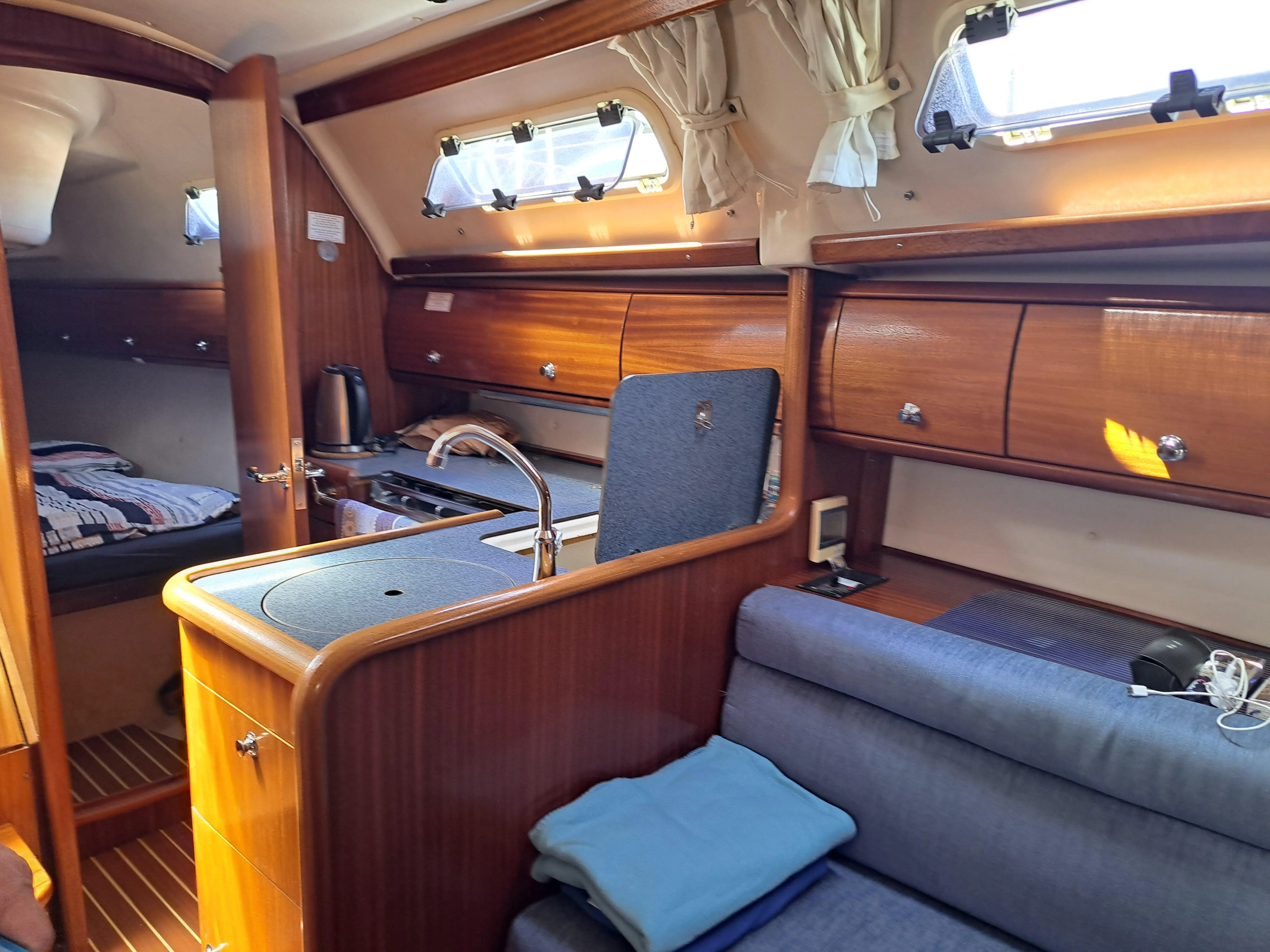 2001 Bavaria 32