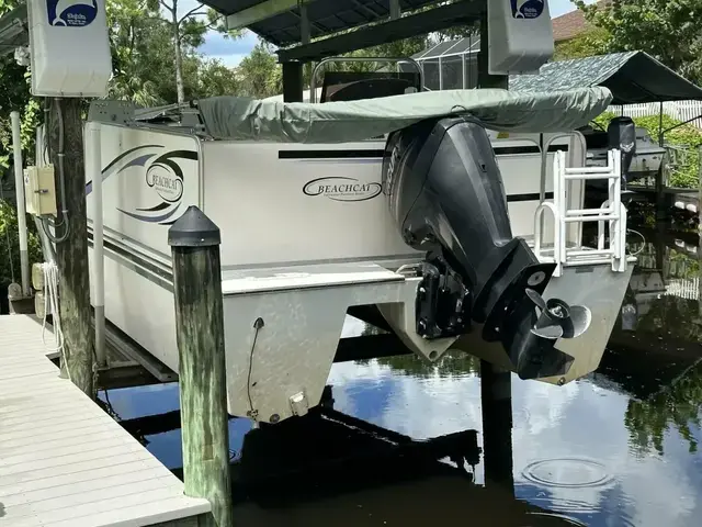 Beachcat Cat Deck Boat