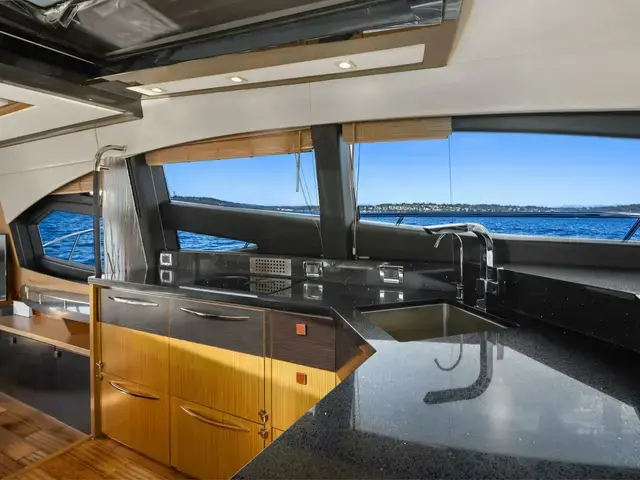 Sea Ray L590