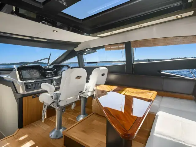 Sea Ray L590