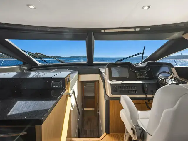 Sea Ray L590