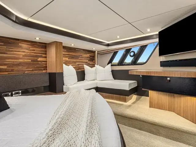 Sea Ray L590