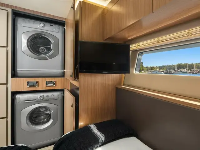 Sea Ray L590