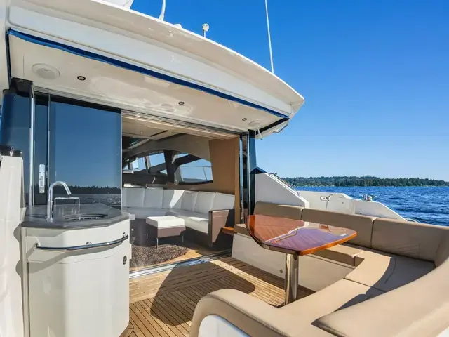 Sea Ray L590