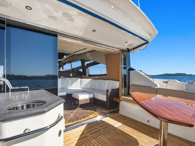 Sea Ray L590