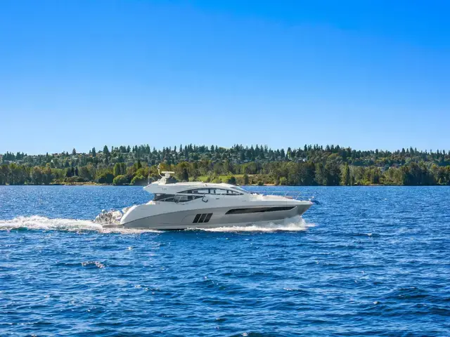 Sea Ray 590 Fly Bridge