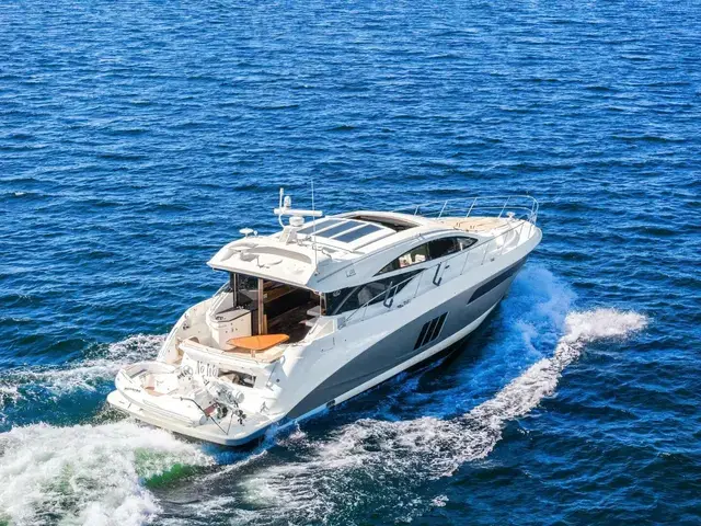 Sea Ray 590 Fly Bridge