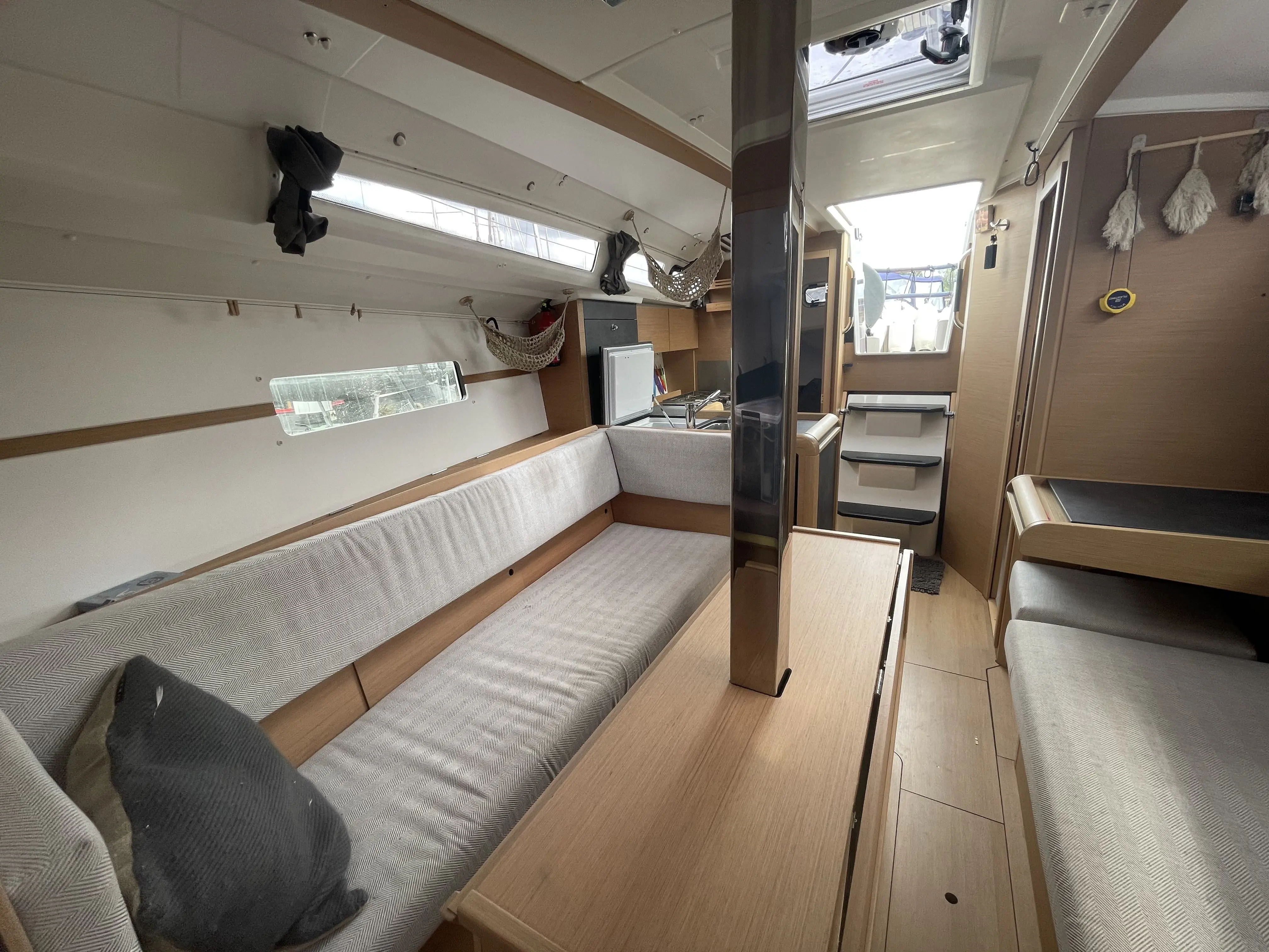 2022 Jeanneau sun odyssey 349