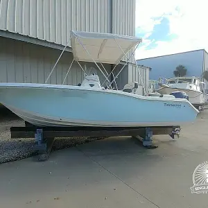 2015 Tidewater Boats 210 LXF