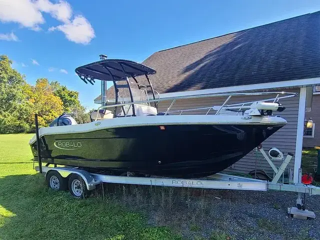 Robalo R202 Explorer