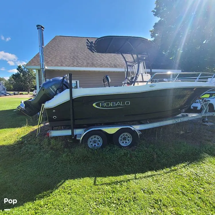 2019 Robalo r202 explorer