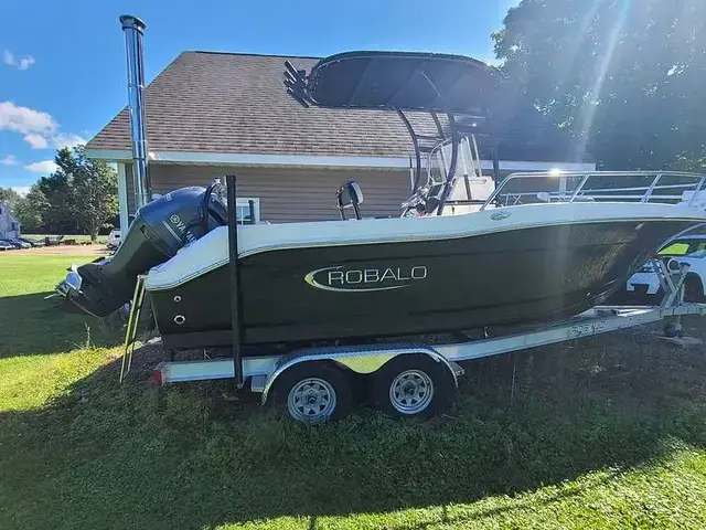 Robalo R202 Explorer