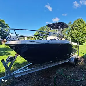 2019 Robalo R202 Explorer