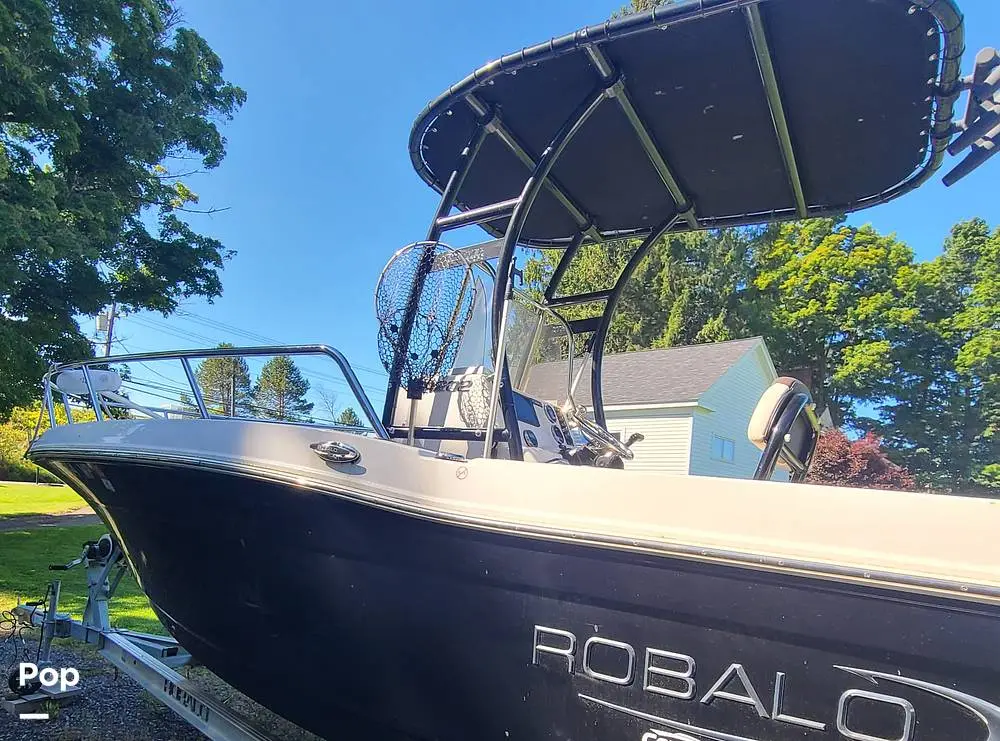 2019 Robalo r202 explorer