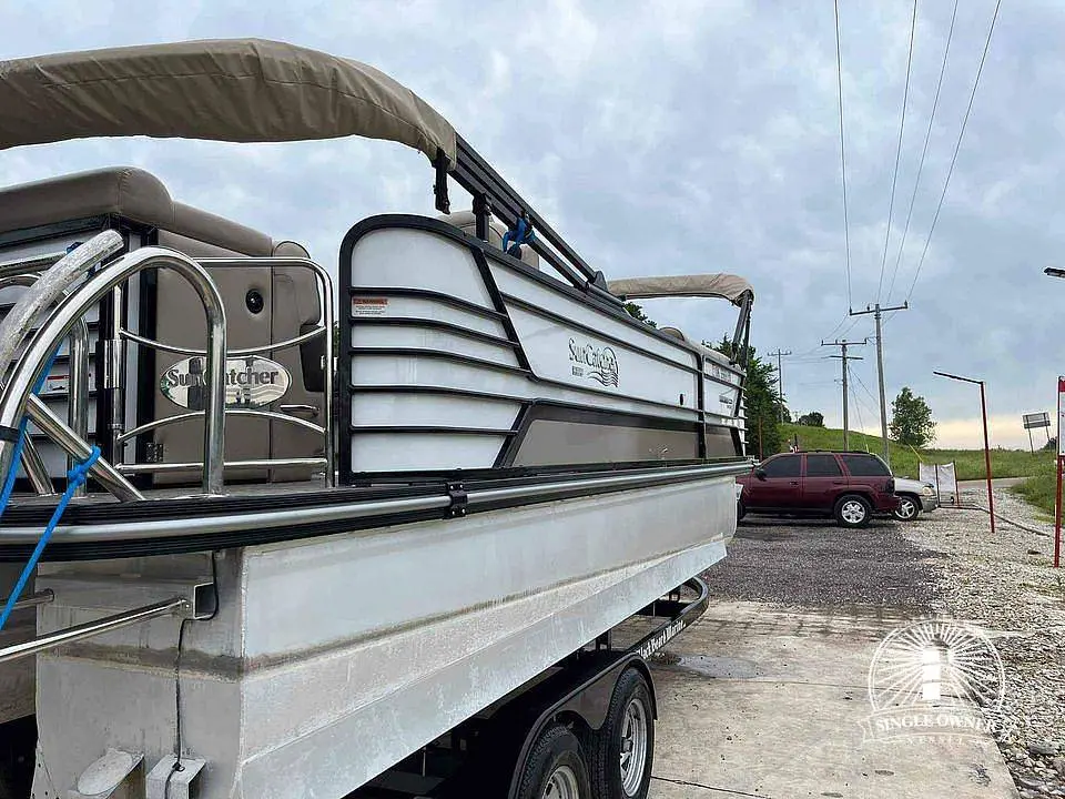 2021 Suncatcher elite 322 c saltwater series