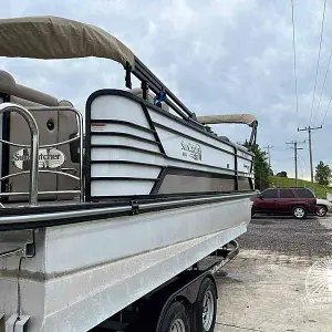 2021 Suncatcher Elite 322C Saltwater Series