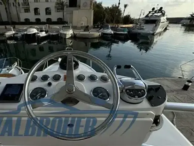 Luhrs 31 Open