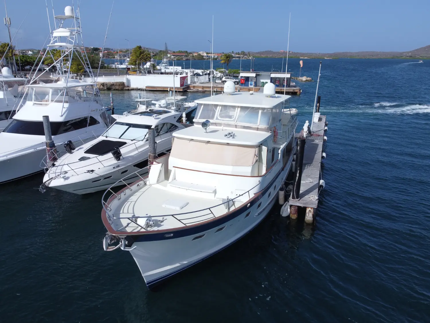 2002 Grand 64 pilothouse