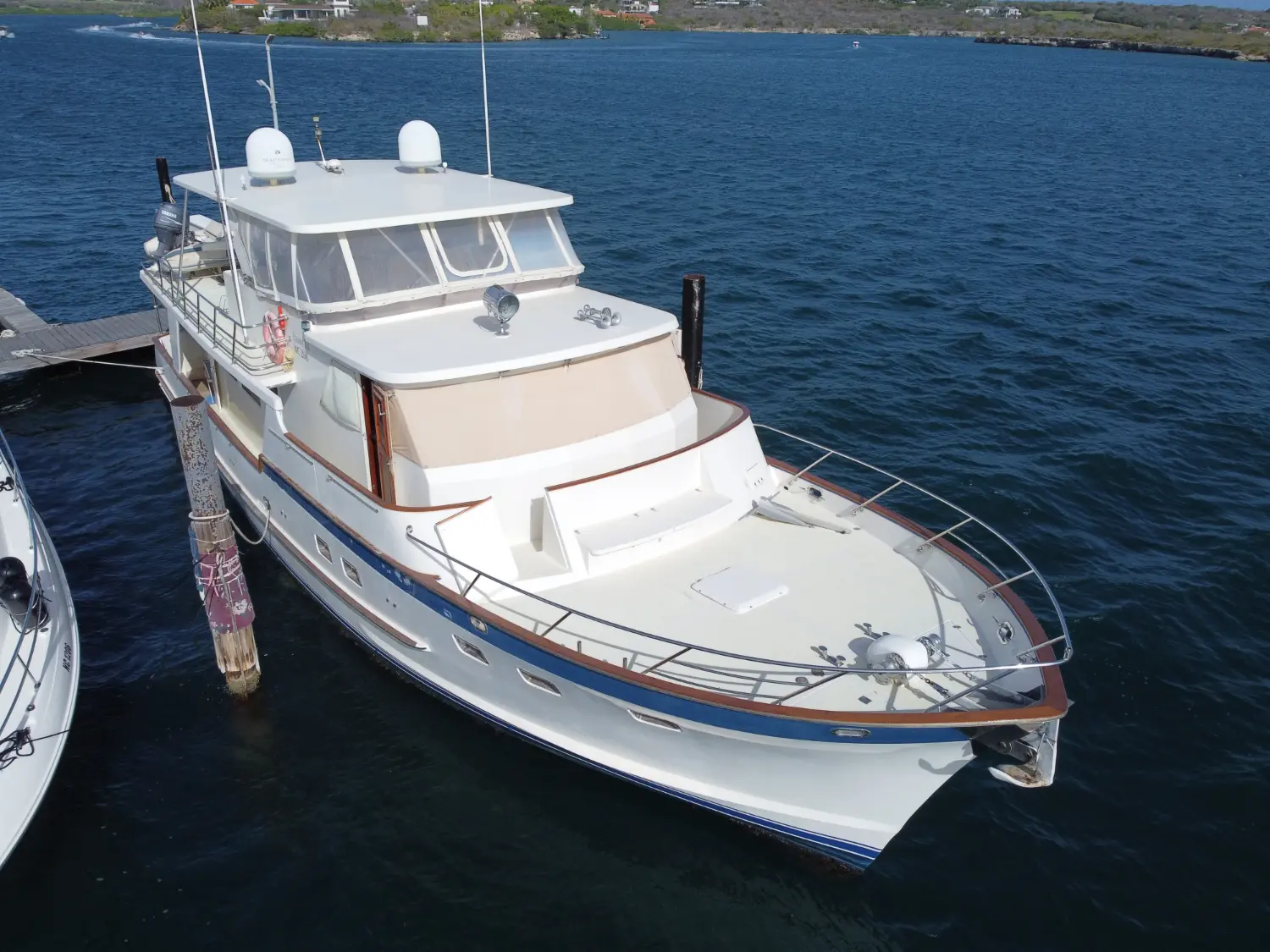 2002 Grand 64 pilothouse