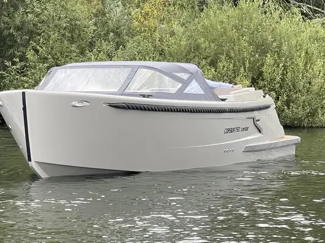 Corsiva boats 750