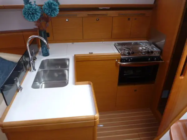 2010 Jeanneau sun odyssey 42 ds