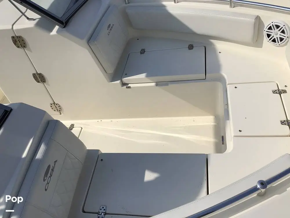 2021 Cobia Boats 220 dc