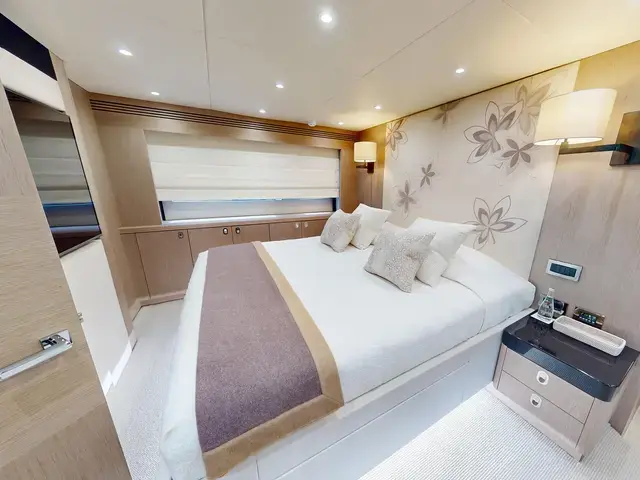 Sunseeker 75 Yacht