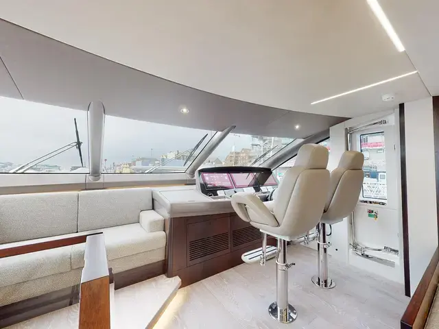 Sunseeker 76 Yacht