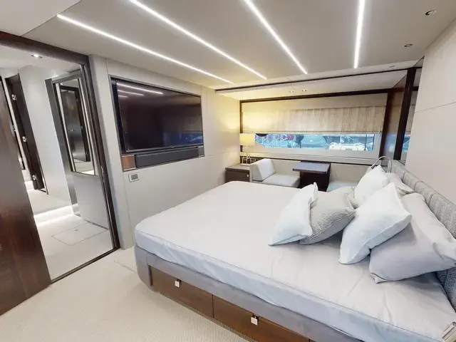 Sunseeker 76 Yacht