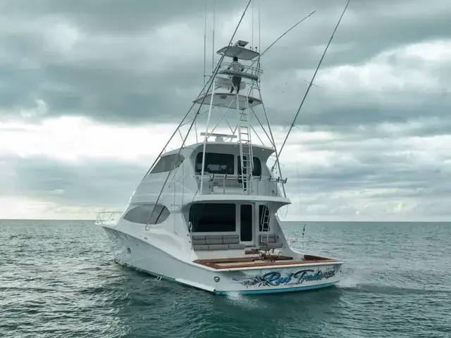 Hatteras 68 Enclosed Bridge