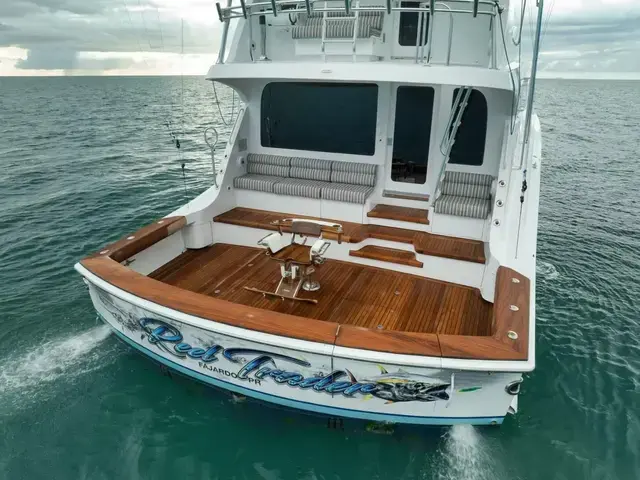 Hatteras 68 Enclosed Bridge