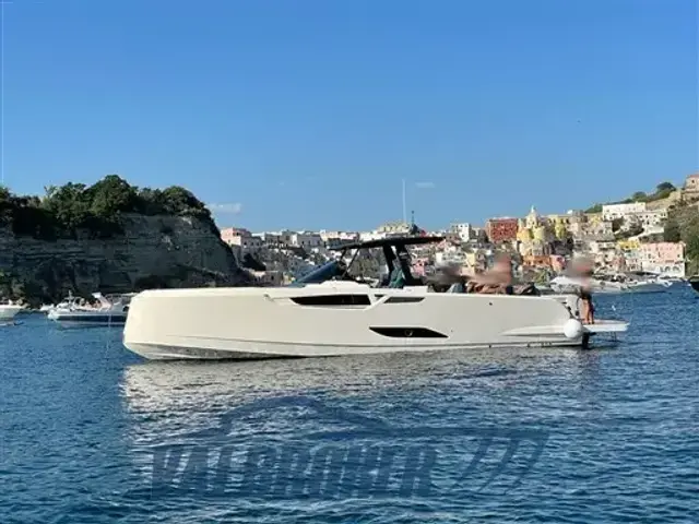 Cayman 400 WA for sale in Italy for €489,000 (£407,952)