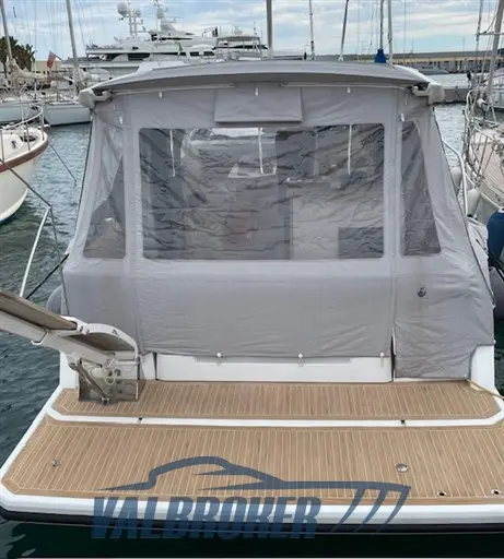 2019 Sealine c330