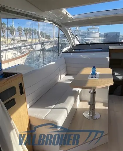 2019 Sealine c330