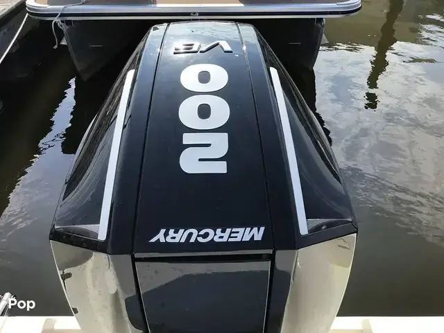 Cobia 220 Dc