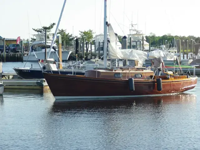 Hank Hinckley Great Harbor 26