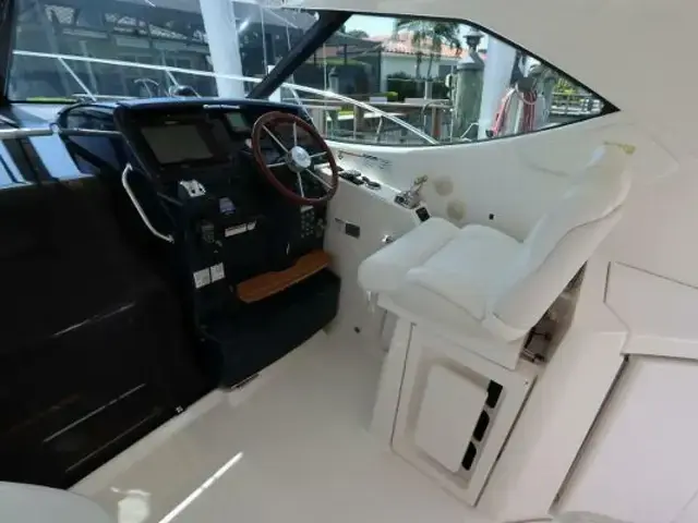 Tiara Yachts 3500 Sovran