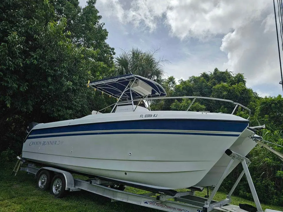 1998 Glacier Bay 260 canyon runner