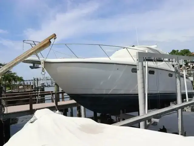 Tiara Yachts 3500 Sovran