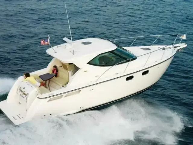 Tiara Yachts 3500 Sovran