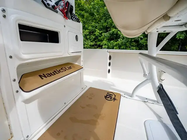 NauticStar Boats 249 XTS