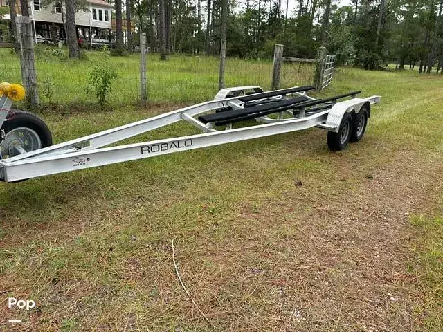 Robalo 246 Cayman