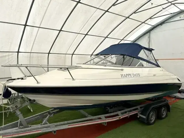 Bayliner 2052 Capri Cuddy Cabin-Cruiser